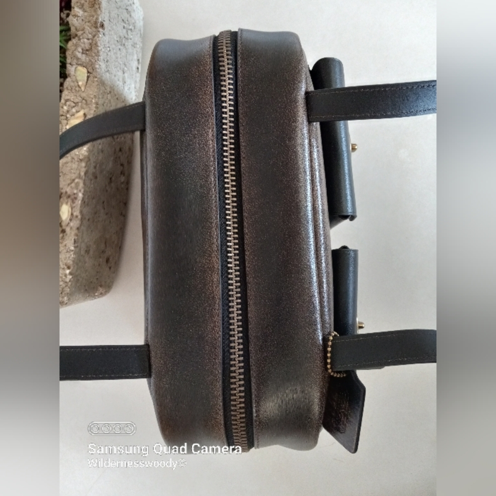 The Coach Originals, Coach Twin Turnlock 2025, Rub-Off Glovetanned Leather Bag - Picture 13 of 16